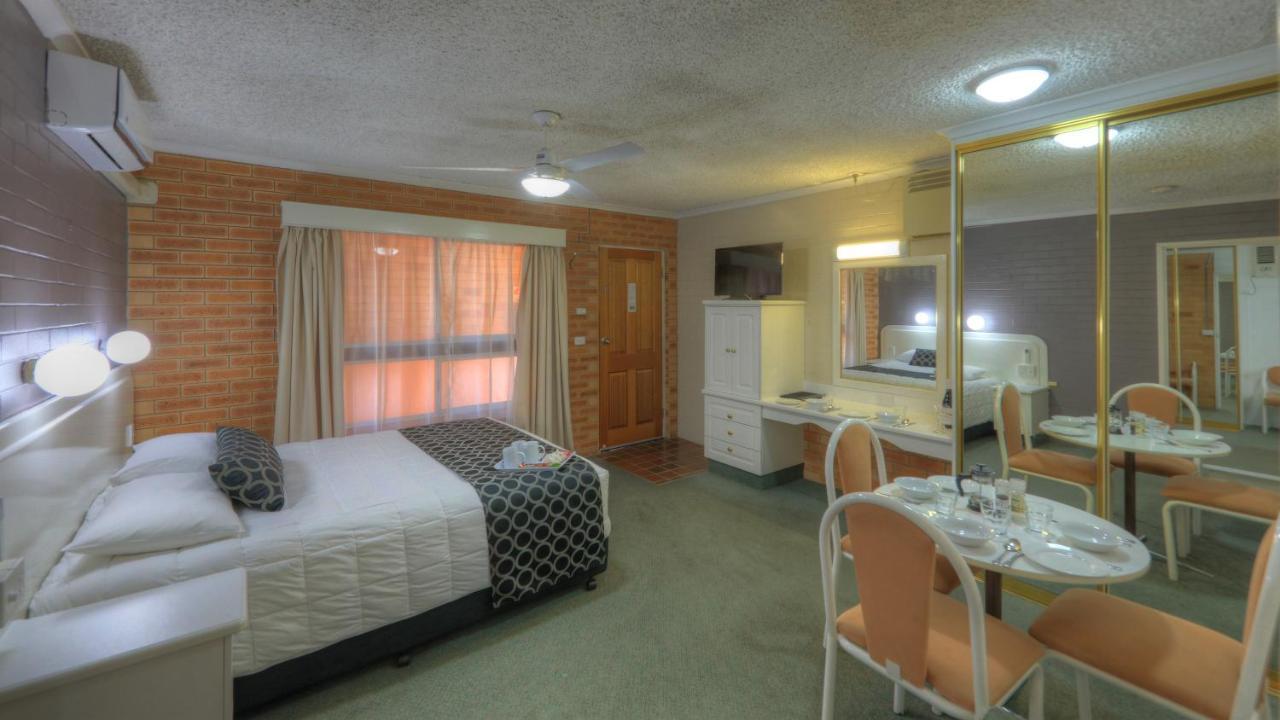 Cousins Motor Inn Inverell Exterior photo