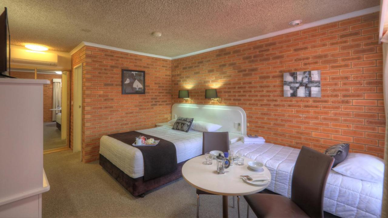 Cousins Motor Inn Inverell Exterior photo