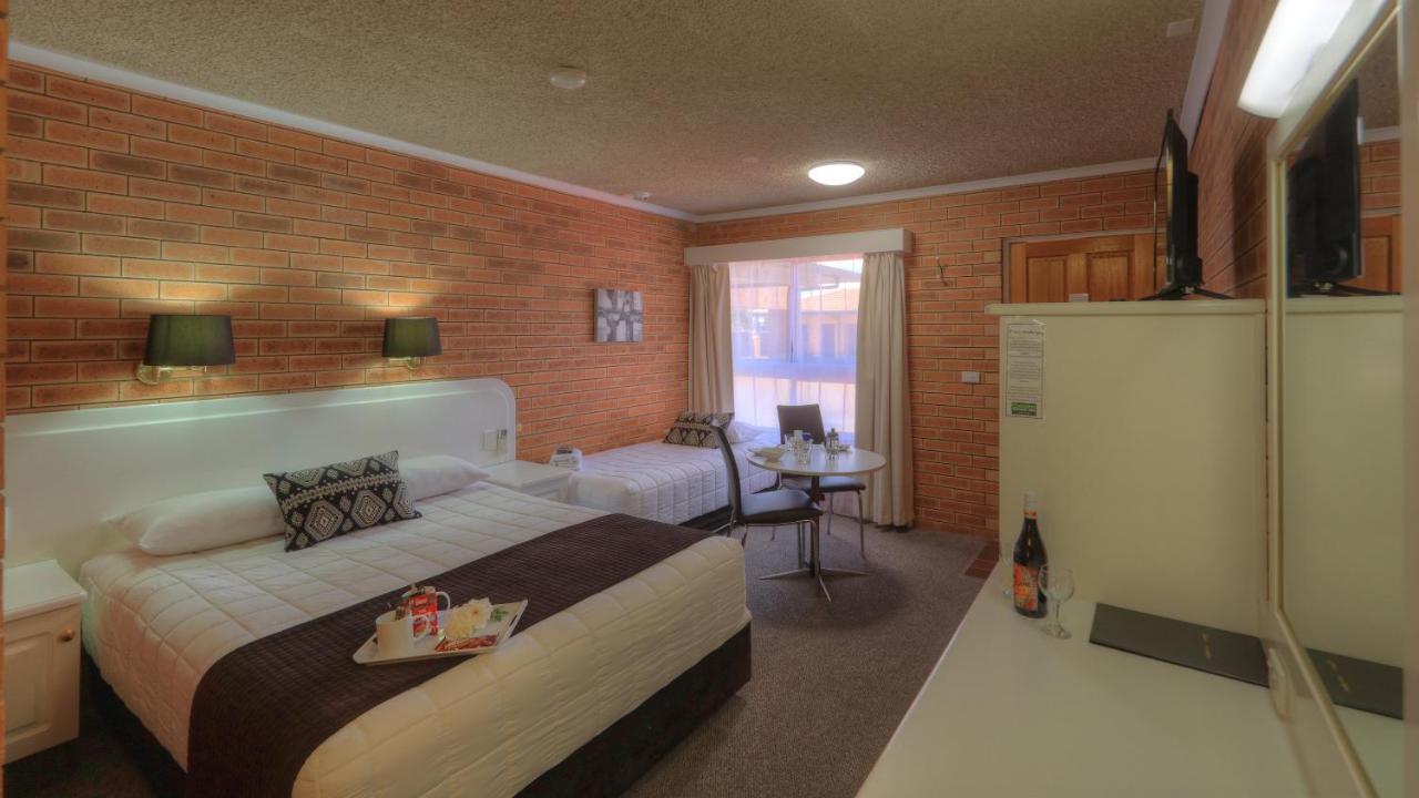 Cousins Motor Inn Inverell Exterior photo