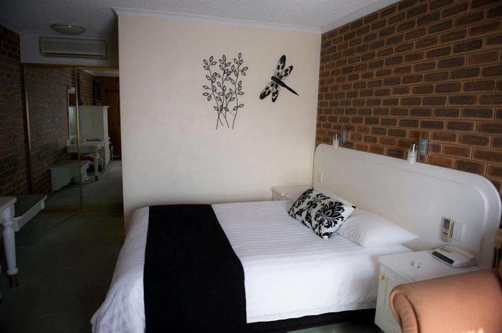 Cousins Motor Inn Inverell Exterior photo